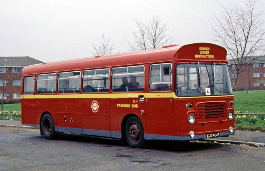  Bristol LH6L ECW (B39F) 1976 года  (фото 1 из 2)